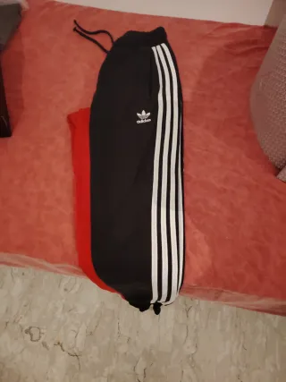 Pantalone tuta Adidas nero/rosso