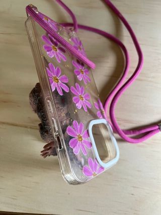 Funda iPhone 13 Pro Flores y Colgante