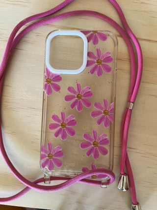 Funda iPhone 13 Pro Flores y Colgante