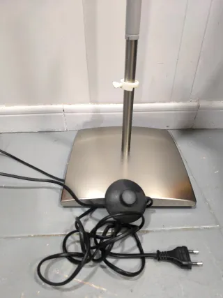 pie de lampara Ikea con interruptor