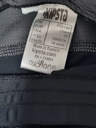 Mallas de fútbol Kipsta negras.