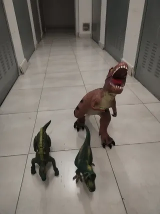 Lote de 3 Dinosaurios de Juguete