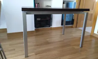 Tavolo Calligaris progettato e realizzato in Italia