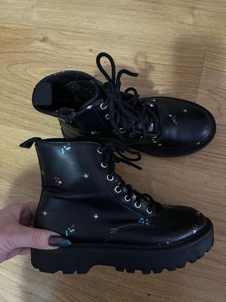 Botas Zara niña flores
