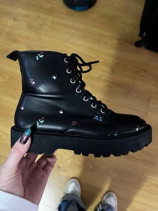 Botas Zara niña flores