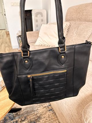 Bolso negro de piel sintética