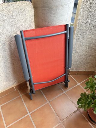 Silla reclinable terraza gris y roja