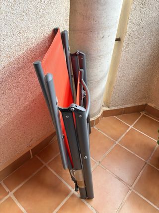 Silla reclinable terraza gris y roja