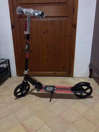 Patinete Negro con Diseño Speed is Life