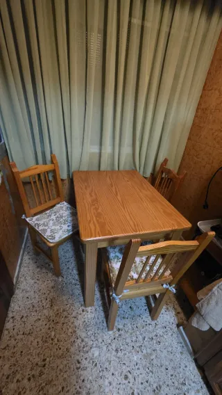 Mesa y 4 Sillas Cocina Madera