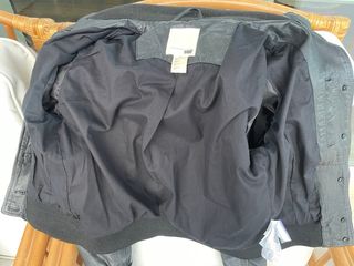 Cazadora Levi’s de cuero. Talla S