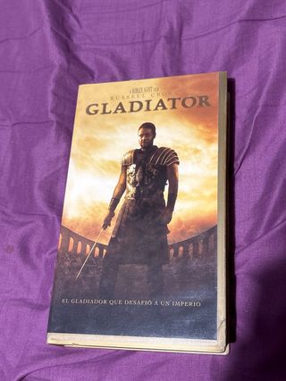 Películas VHS: Gladiator, Mars Attacks!, Waterworl