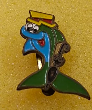 Pin insignia ojal GIN GREEN FISH 1960s ginebra