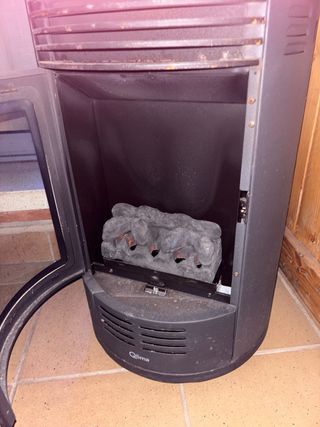 Estufa de gas Qlima negra