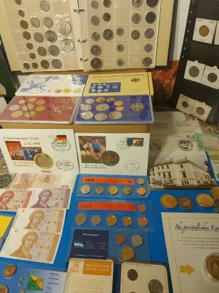 Colección Monedas, Billetes y Medallas