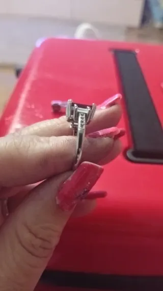 Conjunto de pendientes y anillo