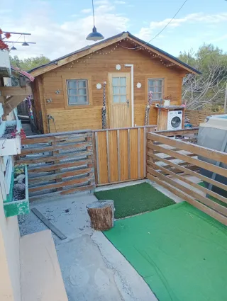 Se alquila casa de madera