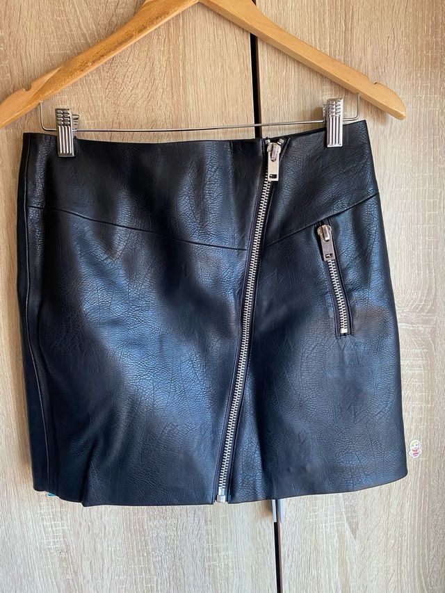 Falda polipiel Stradivarius Talla 38