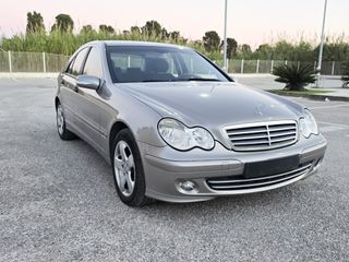 Mercedes-Benz Clase C 2004