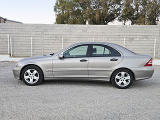 Mercedes-Benz Clase C 2004