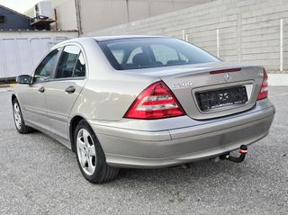 Mercedes-Benz Clase C 2004
