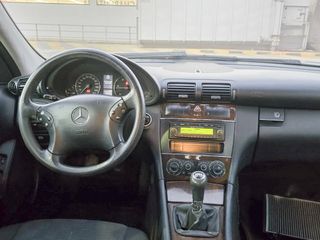 Mercedes-Benz Clase C 2004