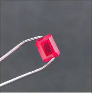 Rubí de 6.5 quilates