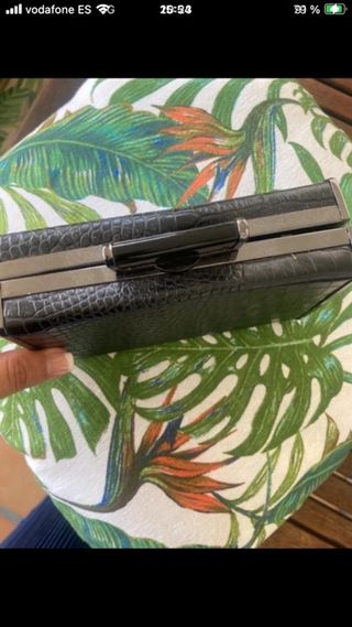 Bolso negro efecto piel cocodrilo