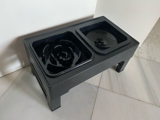 Comedouro duplo elevado