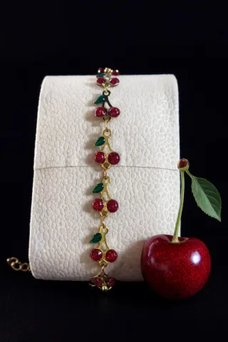Pulsera de acero inoxidable con cerezas