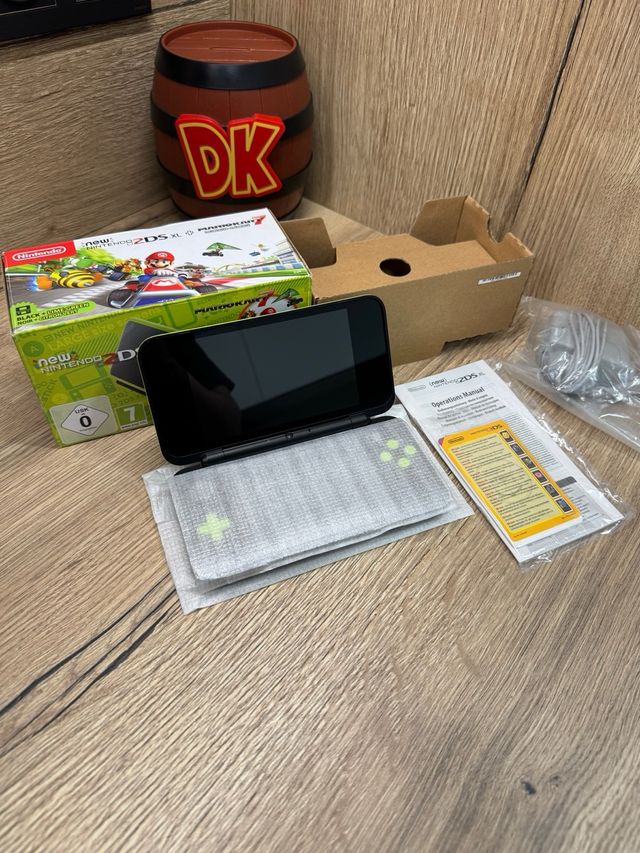 Nuovo Nintendo 2DS XL Edizione Mario Kart