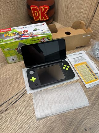 New Nintendo 2DS XL Edición Mario Kart + pokemon