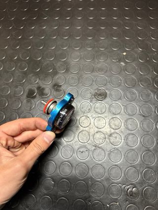Tappo radiatore 4MX con termometro 1.8 bar
