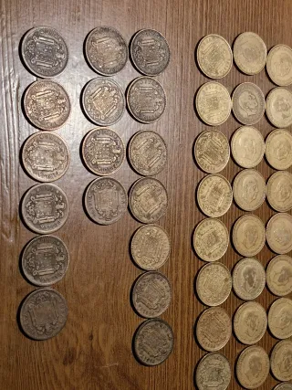 Lote 108 monedas: 1 Peseta 1947, 1953, 1963, 1966