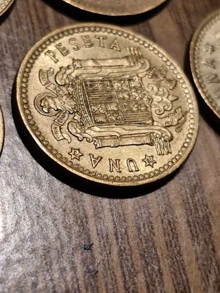 Lote 108 monedas: 1 Peseta 1947, 1953, 1963, 1966