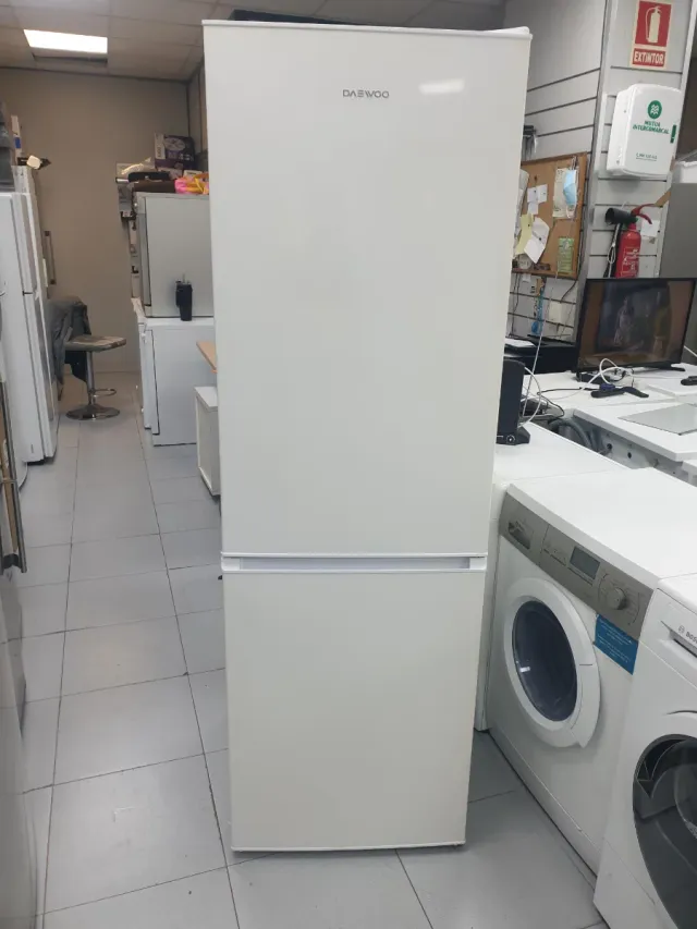 Nevera Combi Daewoo 1.85m con garantía
