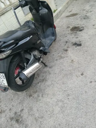 Moto Scooter Negra