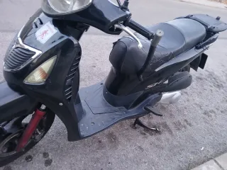 Moto Scooter Negra