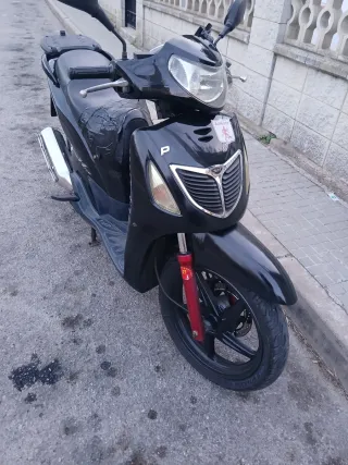 Moto Scooter Negra