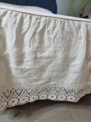 Copriletto matrimoniale ricamato a mano