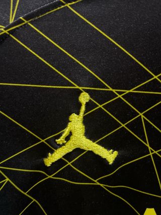 Camiseta Jordan PSG Negra y Amarilla