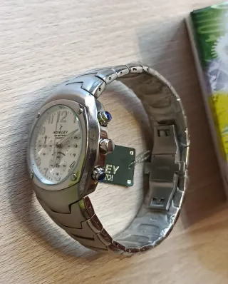 Reloj Nowley Cronógrafo Plateado.