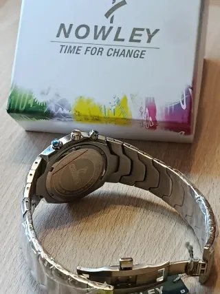 Reloj Nowley Cronógrafo Plateado.