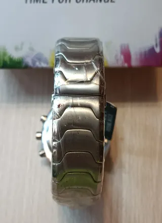 Reloj Nowley Cronógrafo Plateado.