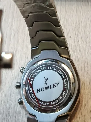 Reloj Nowley Cronógrafo Plateado.