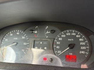 Renault Megane 2003 – Económico y en buen estado