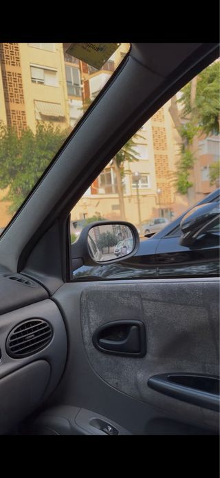 Renault Megane 2003 – Económico y en buen estado