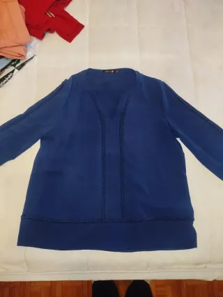 Camisa azul tipo saten