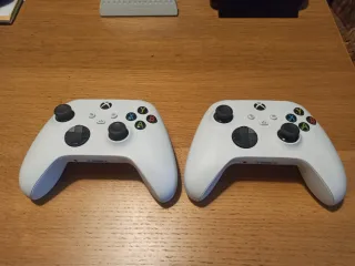 Xbox Series S + 4 controller + 2 caricabatterie