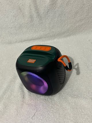 Altavoz Portátil NUEVO con Luces LED RGB y soporte
